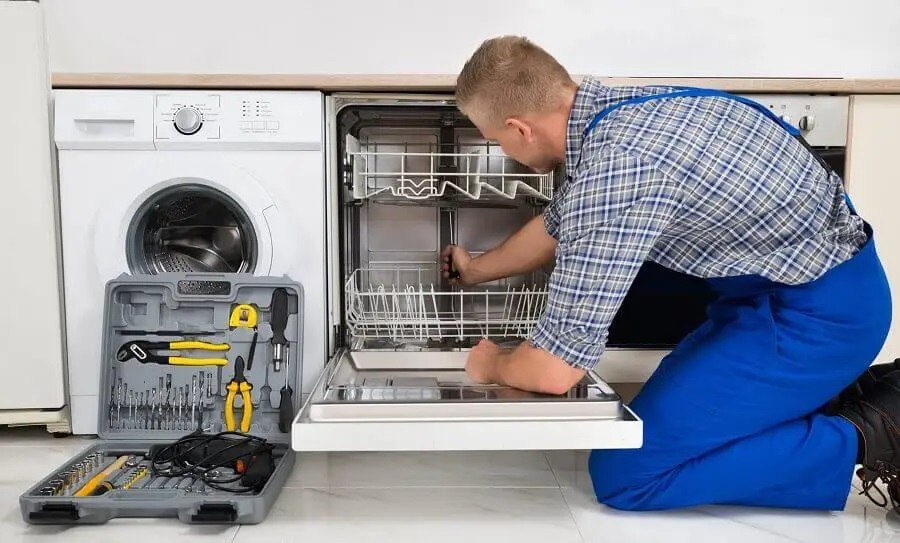 Cumayeri Termodinamik servisi teknisyen ekibi beyaz eşya tamiri yaparken